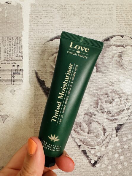 Tinted Moisturiser SPF 25 (tooniv päevakreem)